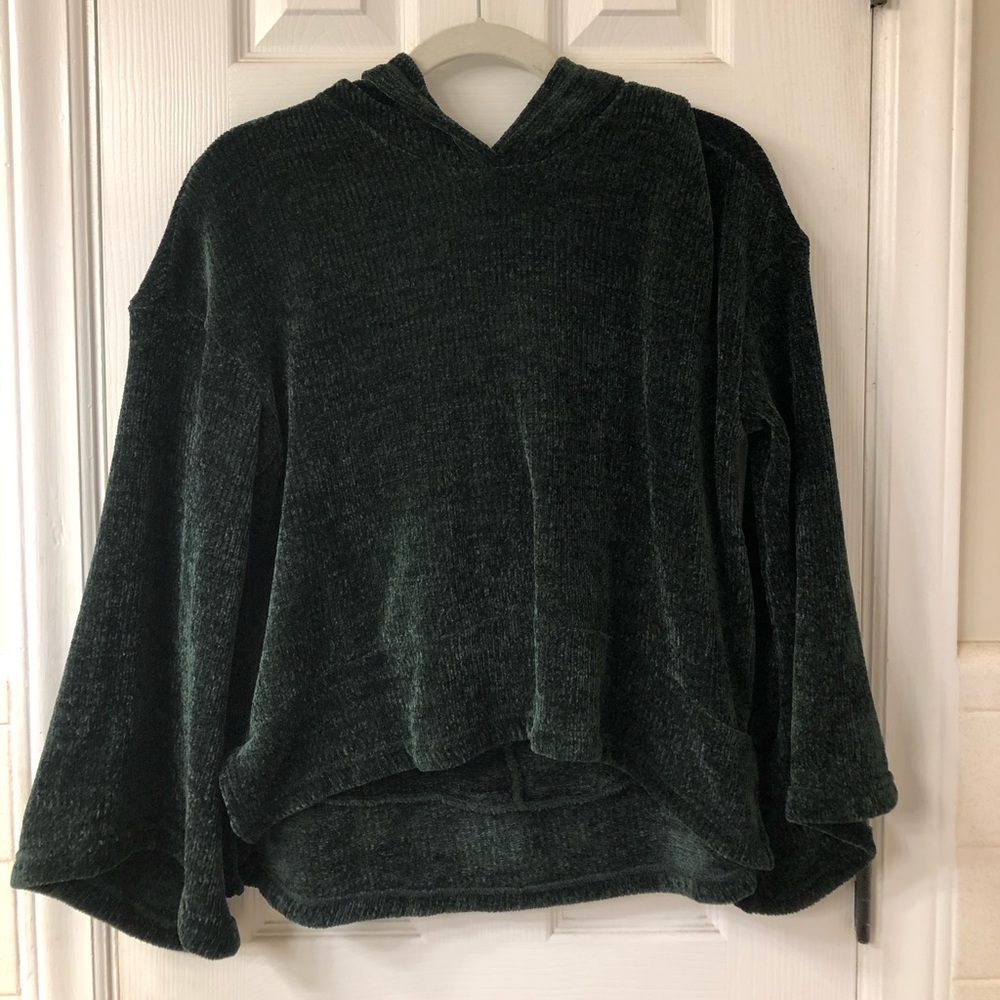 dark green bell sleeved shirt